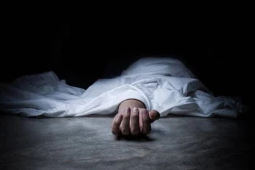 கிரிக்கெட் விளையாடும்போது சரிந்து விழுந்து உயிரிழந்த 30 வயது இளைஞர்!