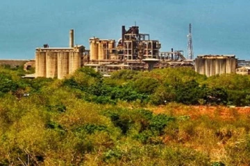 காங்கேசன்துறை சீமெந்து தொழிற்சாலையில் களவாடப்படும் இரும்பு பொருட்கள்