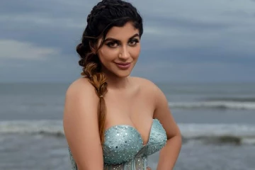 யாஷிகா ஆனந்த் பீச்சில் உச்சகட்ட கவர்ச்சி போட்டோஷூட்