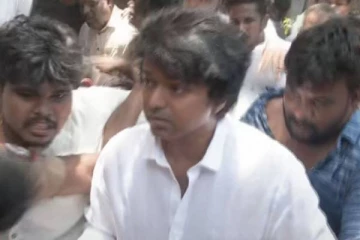 தேர்தல் விதிகளை மீறல்!! நடிகர் விஜய் மீது வழக்கு பதிவு..