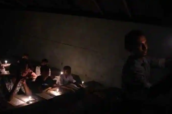 இரு வருடங்களுக்கு  இருளில் மூழ்கவுள்ள இலங்கை! | Sri Lankaplunged Into Darkness For Two Years