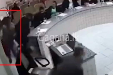 නඩු විභාගයක් අතරතුර වෙඩි තැබීමක්. - (VIDEO)