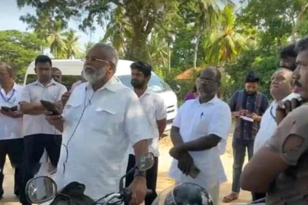 கிளிநொச்சிக்கு விஜயம் செய்த அமைச்சர் டக்ளஸ்! | Minister Douglas Visited Kilinochchi