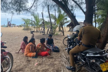 கடலில் நீராடச் சென்ற இரண்டு மாணவர்களுக்கு நேர்ந்த கதி (Photos)