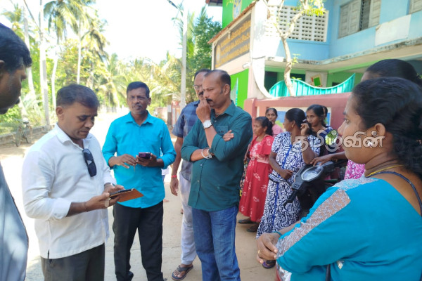 அதிபர் - ஆசிரியர் பிரச்சினை: மாணவர்கள் பாதிக்கப்படுவதாக கூறி மட்டக்களப்பில் ஆர்ப்பாட்டம் | Protest In Batticaloa Students Are Being Affected