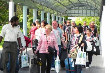 සංචාරකයින් පැමිණීමේ කැපී පෙනෙන වර්ධනයක්.