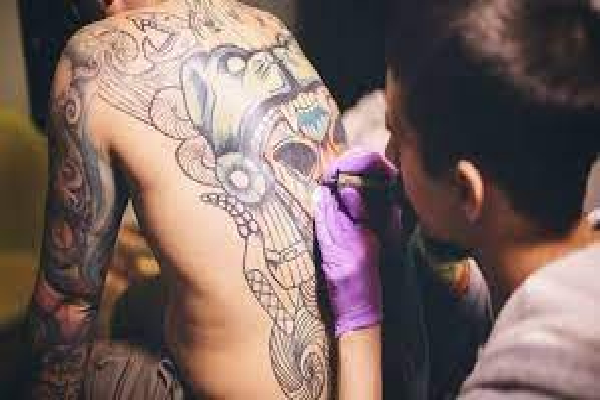 பச்சை குத்தியவர்களுக்கு எழுந்துள்ள புதிய சிக்கல் | A New Problem For Tattooed People