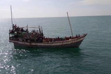 ரோகிங்யா புகலிடக்கோரிக்கையாளர்களின் படகுகளை திருப்பி அனுப்பிய மலேசியா