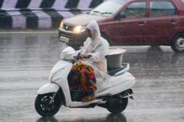 நிலவும் வளிமண்டல கீழடுக்கு சுழற்சி.., 3 மாவட்டங்களில் இன்று கனமழை பெய்யும்