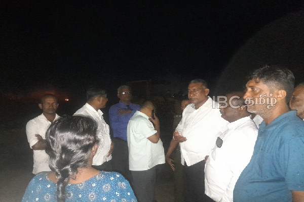 மன்னாரில் பற்றியெரியும் குப்பைமேடு : மக்கள் கடும் பாதிப்பு | Burning Garbage Dump In Mannar