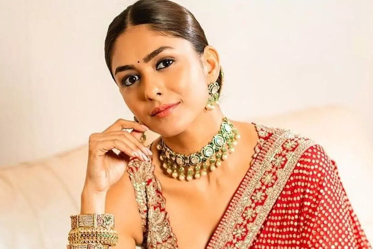 காதல் குறித்து பேசிய நடிகை மிருணாள் தாகூர்.. என்ன கூறியுள்ளார் பாருங்க | Mrunal Thakur Talk About Love