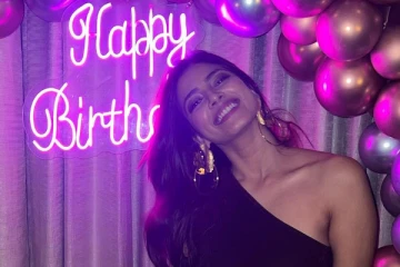 பிரபல முன்னணி நடிகருடன் பிறந்தநாளை கொண்டாடிய மாளவிகா மோகனன்.. அவரே வெளியிட்ட புகைப்படம்