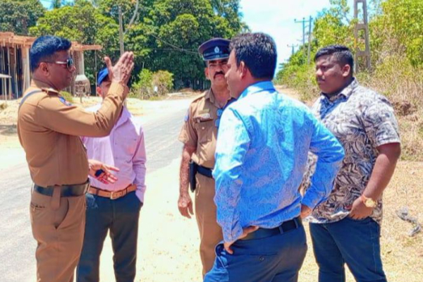 தமிழர் பகுதியொன்றில் பொலிஸார் அடாவடி ; அரசாங்க அதிகாரிகளுக்கு இடையூறு | Police Brutality In A Tamil Area