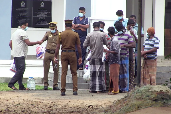 இலங்கை சிறையில் இருந்து தமிழ்நாட்டு மீனவர்கள் 19 பேர் விடுதலை..! - தமிழ்நாடு