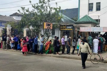 பால் மாவிற்கு மீண்டும் நீண்ட வரிசை(படங்கள்)