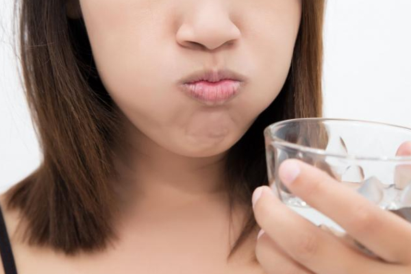 தினமும் காலை எண்ணெயில் வாய் கொப்பளித்தால் கிடைக்கும் நன்மைகளை என்ன தெரியுமா? | Oil Pulling Benefits For Dental Hygiene