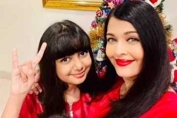 வெளியிடத்தில் 11 வயது மகளை இப்படியா நடத்துவீங்க? ஐஸ்வர்யா ராயை திட்டித் தீர்க்கும் ரசிகர்கள்