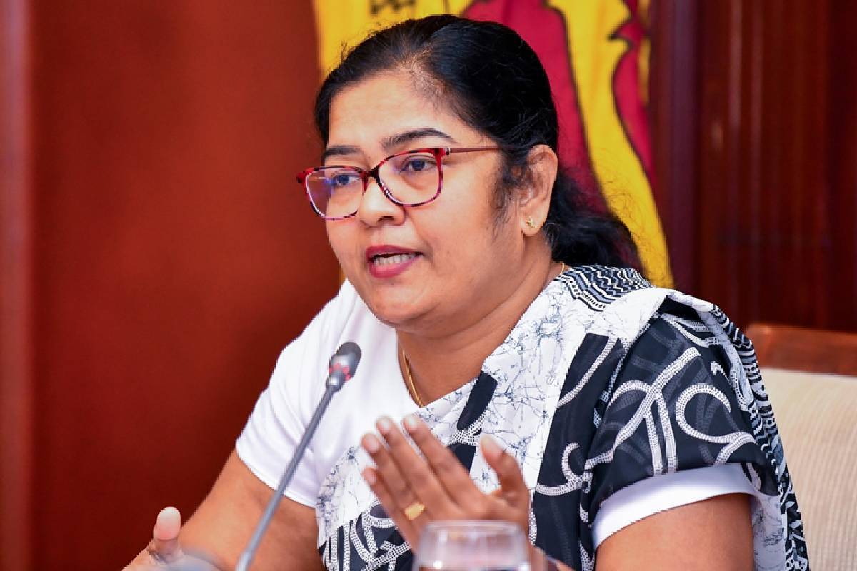 பாதிக்கப்பட்ட சிறுமியின் நலனுக்காகவே என்னை அர்ப்பணித்தேன் -அமைச்சர் சரோஜா சாவித்திரி | Minister Paulraj Said She Stand For The Girl