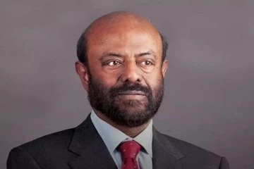 இந்தியாவில் ஒருநாளுக்கு 5.6 கோடி நன்கொடை அளிக்கும் தமிழ் தொழிலதிபர் யார்?