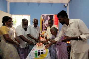 வவுனியாவில் காெண்டாடப்பட்ட தமிழீழ விடுதலைப் புலிகள் தலைவரின் பிறந்தநாள் (Photos)