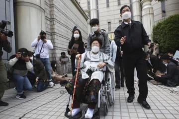 பெண்கள் இழப்பீடு கோரியதை  நிராகரித்த தென் கொரியா;  பலரும் கண்டனம்