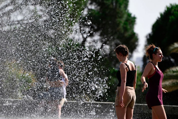 மெக்சிகோவில் சுட்டெரிக்கும் வெப்பம்; மக்கள் அவதி! | Scorching Heat In Mexico People Suffer