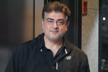 மகளை தூக்கி வைத்திருக்கும் நடிகர் அஜித் குமார்.. அழகிய புகைப்படம்