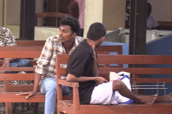 யாழ்.போதனா வைத்தியசாலை வைத்தியர்கள் பணிப் புறக்கணிப்பில் | Jaffna Teaching Hospital Doctors On Strike