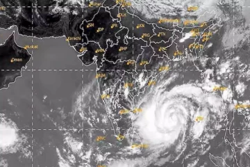 கரையை கடக்கவுள்ள மோக்கா புயல் எந்த திசையில் தெரியுமா? எச்சரிக்கை தகவல்