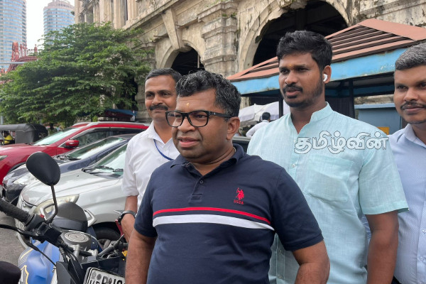 எந்த சந்தர்ப்பத்திலும் கருணா குழு ஆயுதங்களோடு களமிறங்கலாம்! தேரரின் பரபரப்புத் தகவல் | Karuna Amman Pillayan