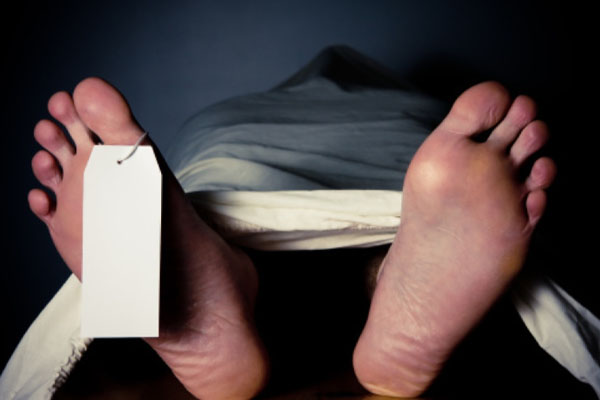 விடுதி அறைக்குள் தூக்கில் தொங்கிய நிலையில் மீட்கப்பட்ட சடலம் | Dead Body Found Hanging Inside The Hostel Room