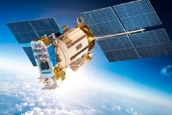 உளவு செயற்கைக்கோளை விண்ணில் செலுத்துகிறது அமெரிக்கா..! | Us Launches Spy Satellite