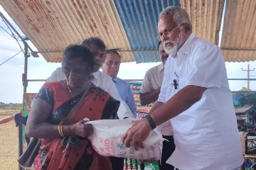 முல்லைத்தீவில் கடற்றொழில் அமைச்சின் ஏற்பாட்டில் அரிசி வழங்கும் நிகழ்வு