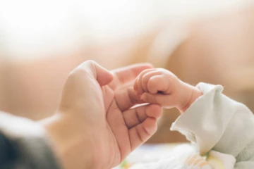 கனடாவில் மூன்று மாதக் குழந்தையை கொன்றதாக தாய் மீது குற்றச்சாட்டு