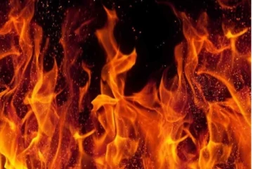 හික්කඩුව ධිවර වරායේ බහුදින යාත්‍රාවක් ගින්නක්..!