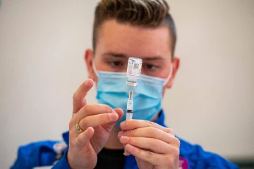 பூஸ்டர் தடுப்பூசிக்கு சுவிட்சர்லாந்து அரசு ஒப்புதல்!