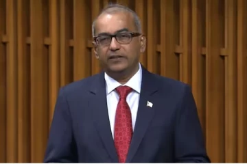 கட்சி தலைமைப் பதவிக்கு போட்டியிட அனுமதி மறுக்கப்பட்டது