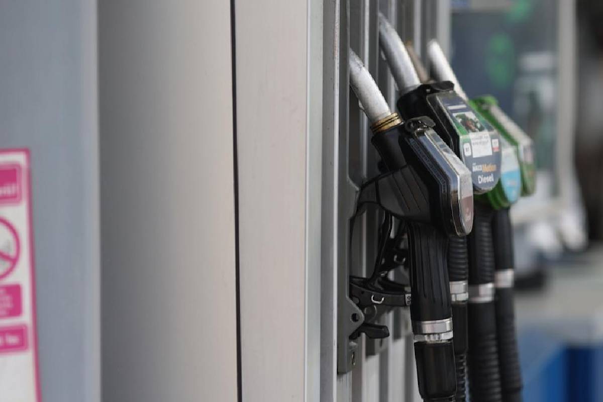 எரிபொருள் விலையைக் கட்டுப்படுத்த ரோமேனிய அரசு அதிரடி முடிவு | Romanian Government Takes Control Fuel Prices