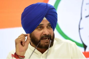 பாட்டியாலா நீதிமன்றத்தில் சரணடைந்தார் நவ்ஜோத் சிங் சித்து!