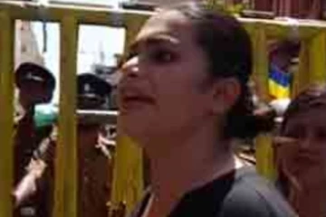 කොටුව මුදලිගේ මාවත උණුසුම් වෙයි - හිටපු පාර්ලිමේන්තු මන්ත්‍රීනි හිරුණිකා ප්‍රේමචන්ද්‍ර පාරට බසී..