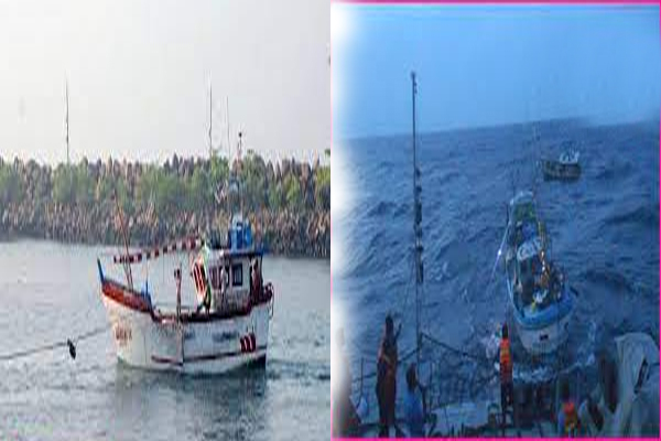 தெற்கு கடற்பகுதியில் தீப்பிடித்த படகிலிருந்து மீட்கப்பட்ட 7 மீனவர்கள்! | 7 Fishermen Safely Rescued From Southern Sea