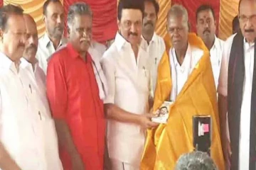 “தகைசால் தமிழர்” நல்லகண்ணு 98வது பிறந்த நாள் - முதலமைச்சர் நேரில் வாழ்த்து