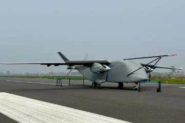 චීනයෙන් ටොන් 7ක ස්ථාවර පියාපත් සහිත ප්‍රවාහන ඩ්‍රෝන යානාවක්