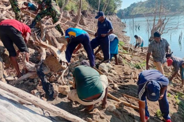 මොරගහකන්ද ජලාශයේ ජීව පතොරම් 2000කට ආසන්න ප්‍රමාණයක් අදත් හමුවේ | 2 000 Live Rounds Found In Reservoir