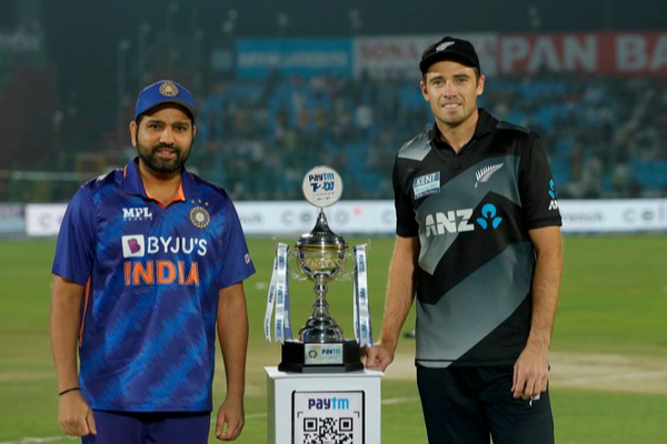 அதிரடி காட்டிய ரோகித் - சூர்யக்குமார்: நியூசிலாந்தை வீழ்த்திய இந்தியா! | Rohit Suryakumar In Action India Beat New Zealand அதிரடி காட்டிய ரோகித் - சூர்யக்குமார்: நியூசிலாந்தை வீழ்த்திய இந்தியா! | Rohit Suryakumar In Action India Beat New Zealand