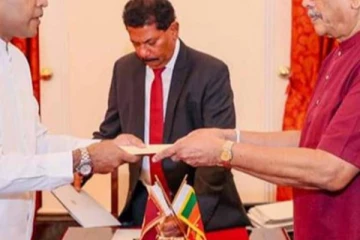 පළමු වරට පාර්ලිමේන්තු ඇවිත් ඊයේ කෙළින්ම කැබිනට් මණ්ඩලයට ගිය කව්ද මේ අලුත් කැබිනට් එකේ අලුත් සුවිශේෂ පුද්ගලයා..