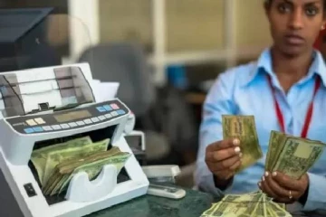 வங்கியில் இருந்து ஒரு நாளில் எவ்வளவு பணம் எடுக்கலாம்? வருமான வரி விதிகள் சொல்வது என்ன