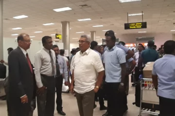 நாட்டை விட்டு வெளியேறிய கோட்டாபய..!