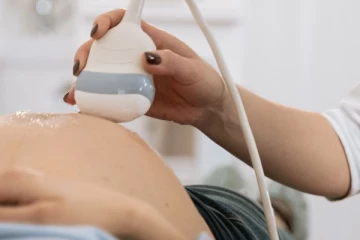 தவறான கருத்தரிப்பு சிகிச்சை - பெண்ணுக்கு ரூ.40 லட்சம் இழப்பீடு வழங்க உத்தரவு