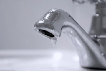 கொழும்பில் திடீரென தடைப்பட்ட நீர் விநியோகம் - மக்கள் பெரும் அவதி